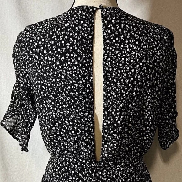 Storia New Black and White Floral Ruffled Romper Jumpsuit Women’s Large - Picture 10 of 16